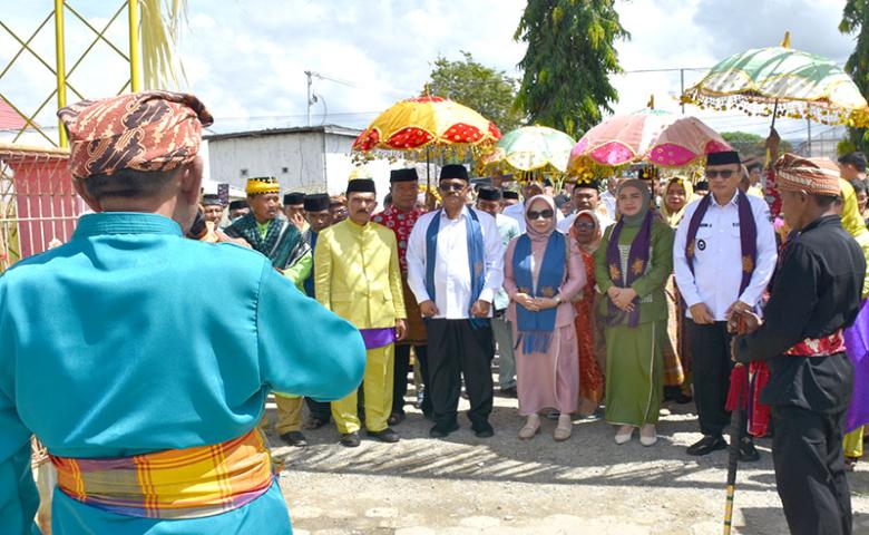 Bupati Wabup Boalemo Jalani Prosesi Adat Mopotilolo Ditiga Wilayah
