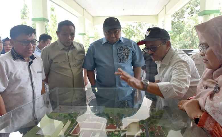 Bupati Rum Pagau Sambut Kunjungan Rachmat Gobel Di Tilamuta
