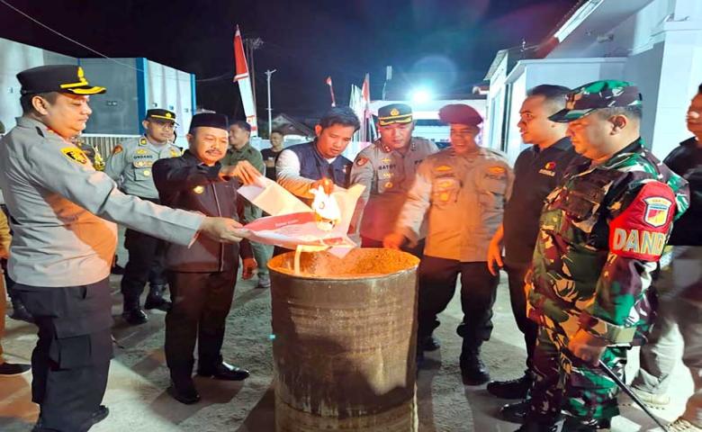 Pemusnahan Sisa Surat Suara Pilkada Kabupaten Boalemo Tahun 2024