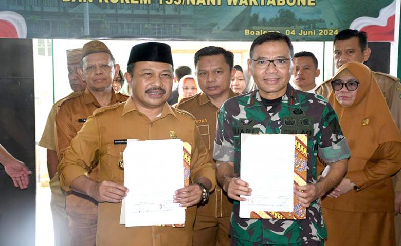 Bersama Danrem 133 Nani Wartabone, Pj. Bupati Sherman Tandatangani Perjanjian Hibah