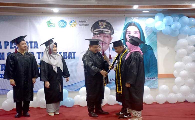 Perdana Di Provinsi Gorontalo, Boalemo Gelar Wisuda Peserta Sekolah Orang Tua Hebat