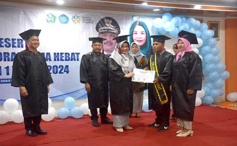 Hanya 4 Bulan Berjalan, Pj. Ketua TP. PKK Berhasil Wisuda Peserta SOTH