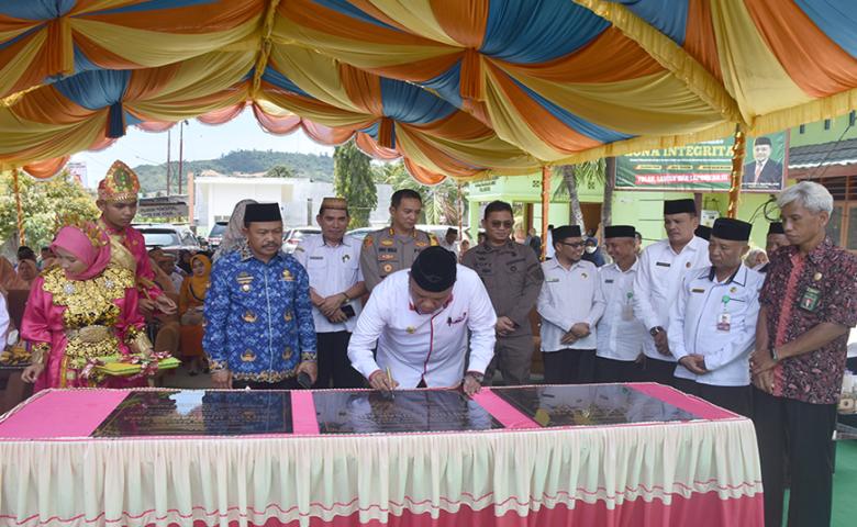 Pj. Bupati Boalemo Sherman Moridu Hadiri Peresmian Gedung Pusat Layanan Haji Terpadu