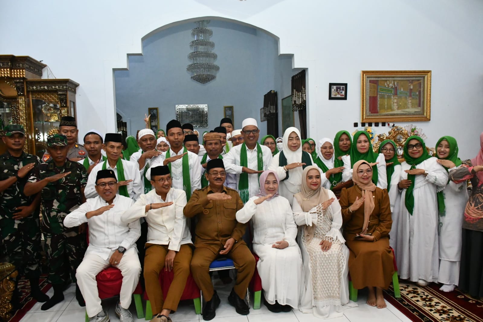 Bupati Rum Pagau Lepas 34 CJH Boalemo, Pemda Pastikan Dukungan dan Kesiapan Pemberangkatan
