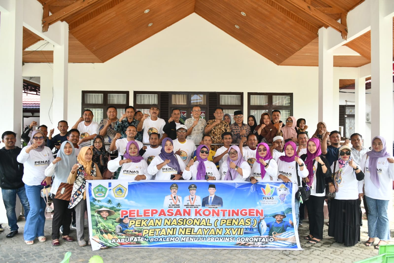 Wabup Boalemo Lepas Kontingen PENAS Petani Nelayan XVII