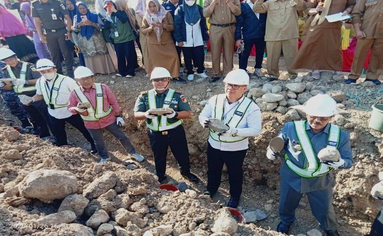 Bupati Rum Resmikan Gorunbreaking Pembangunan KNMP di Kecamatan Tilamuta
