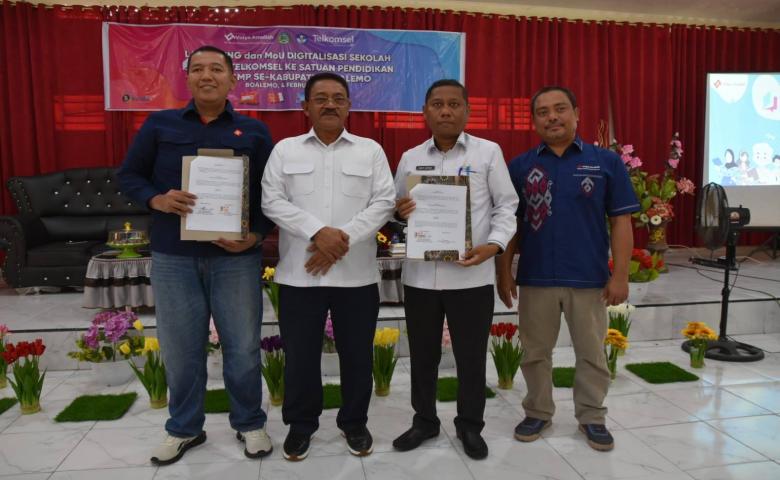Bupati Rum Pagau: Digitalisasi Sekolah Tingkatkan Pengawasan Orang Tua dan Mutu Pendidikan