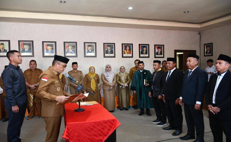 Wabup Lahmuddin Kukuhkan Sejumlah Pejabat Administrator dan Fungsional